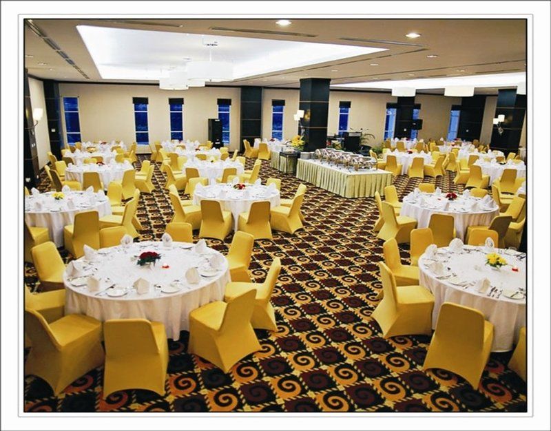 Swiss-Belhotel Papua Jayapura Étterem fotó